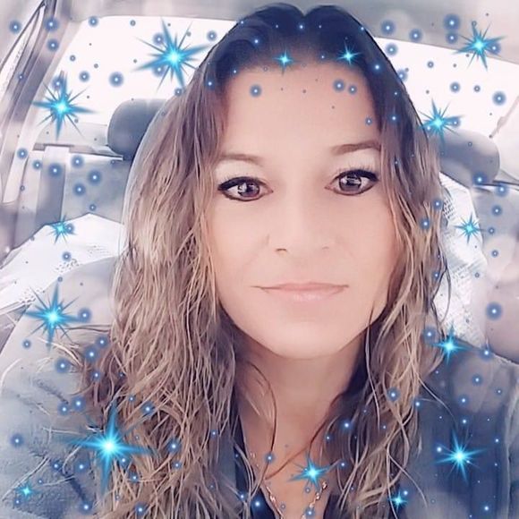 Meet your Posher, Rae - Picture 1 of 1